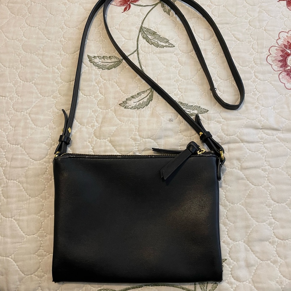 Simple crossbody purse